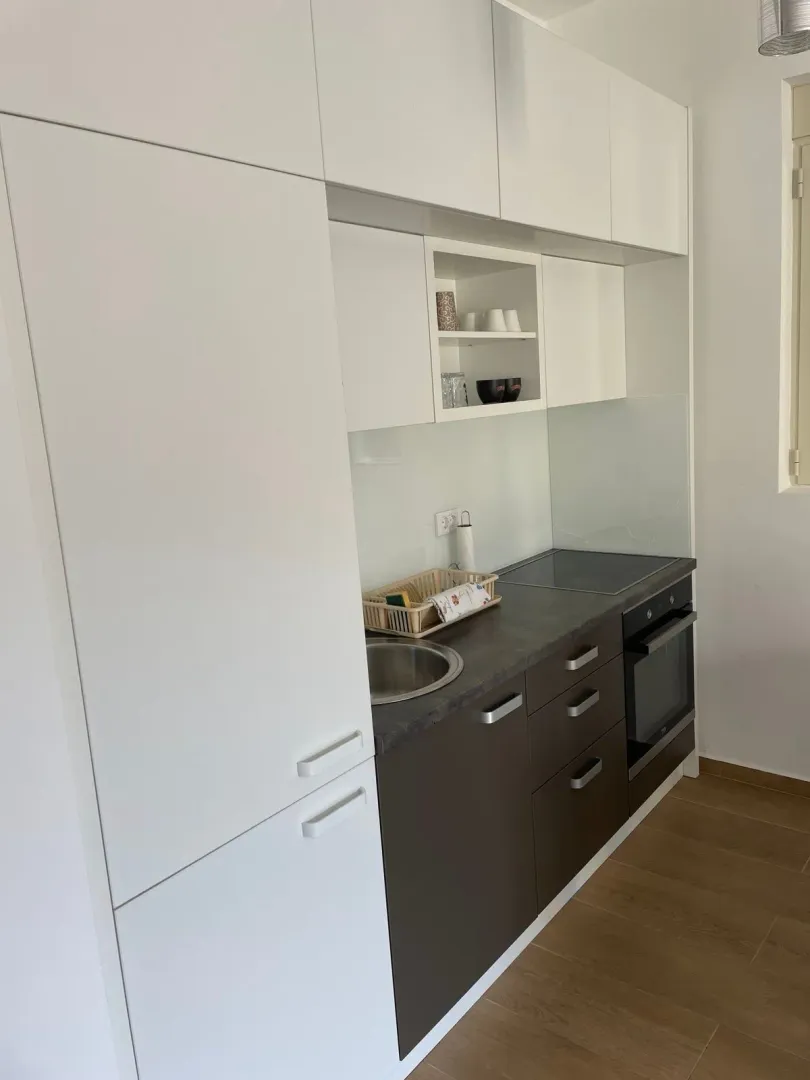Izdavanje, jednosoban stan, 63m², Pržno, Budva