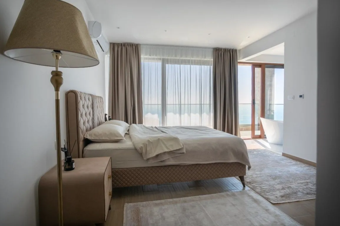 Izdavanje, kuća, 670m², Krimovica, Kotor