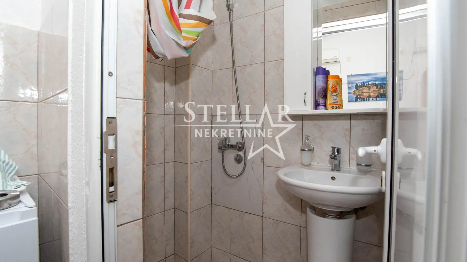 Izdavanje, kuća, 200m², Budva, Crna Gora