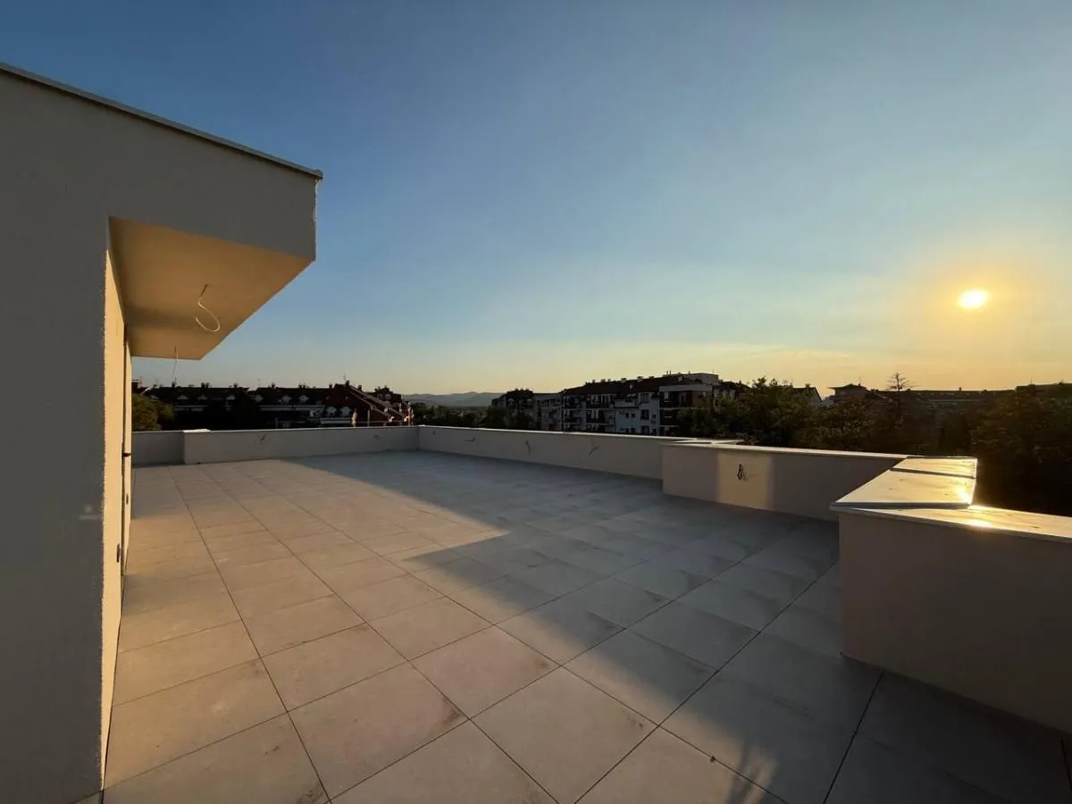 Prodaja, stan, 135m², Bulevar patrijarha Pavla, Novi Sad Sve Podlokacije