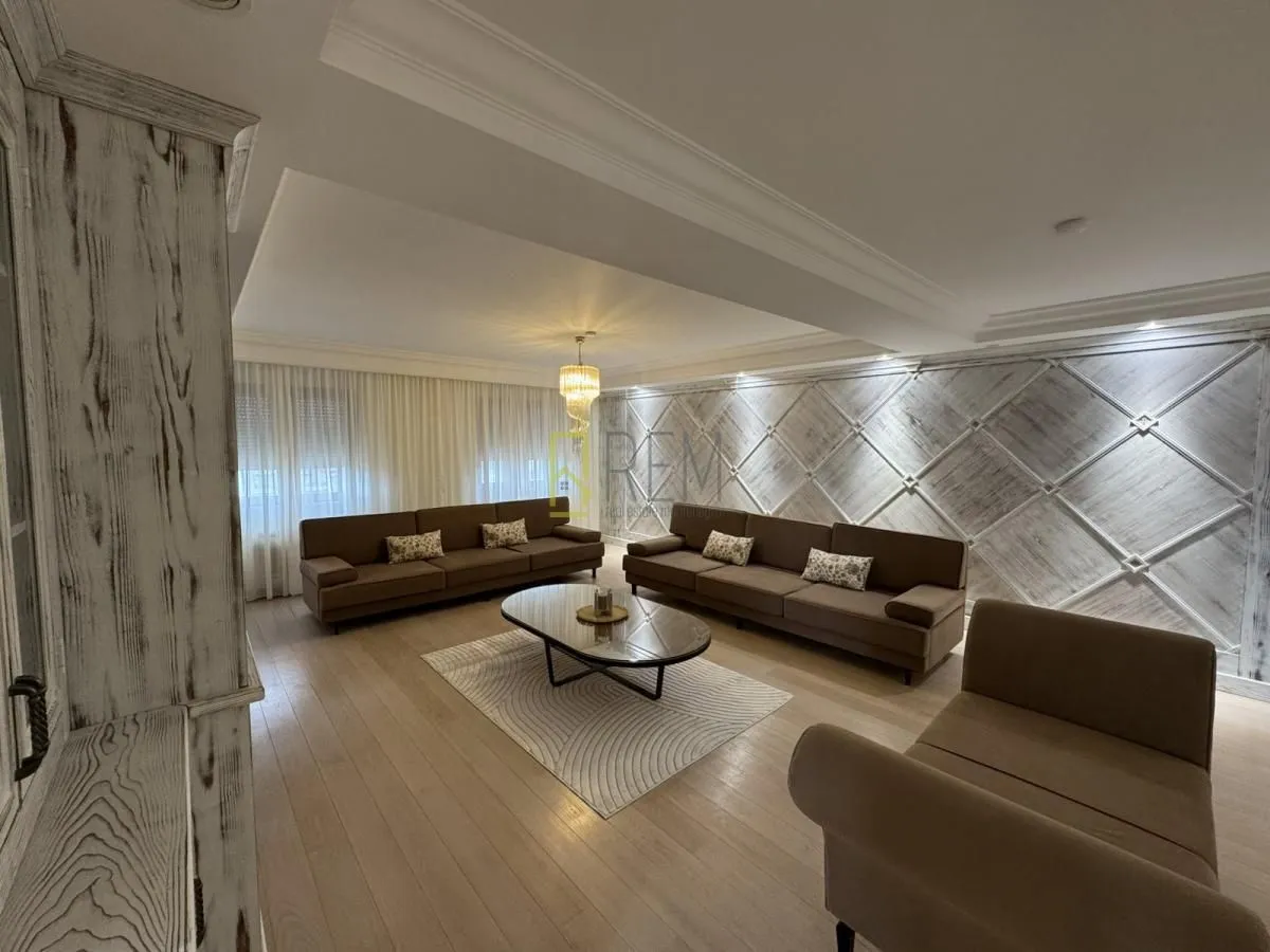 Rent, three bedroom apartment, 263m², Gorica C, Podgorica