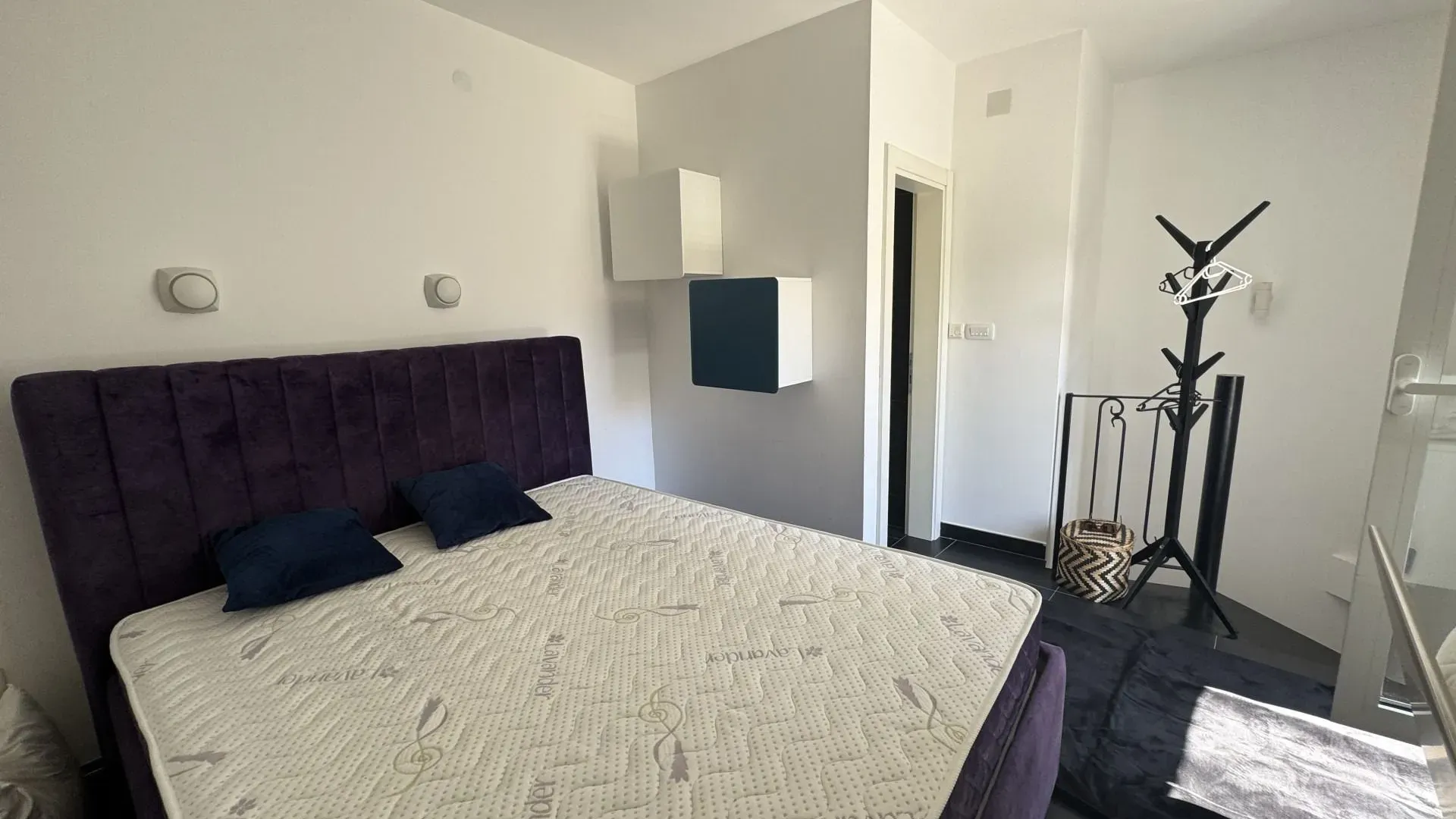 Izdavanje, jednosoban stan, 40m², Stari Grad, Budva