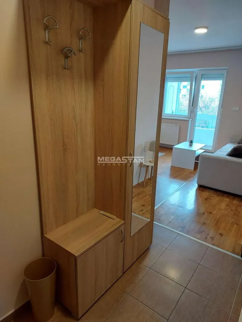 Izdavanje, dvosoban stan, 40m², Ledine, Beograd
