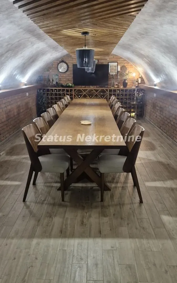 Prodaja, kuća, 285m², Sremski Karlovci, Novi Sad