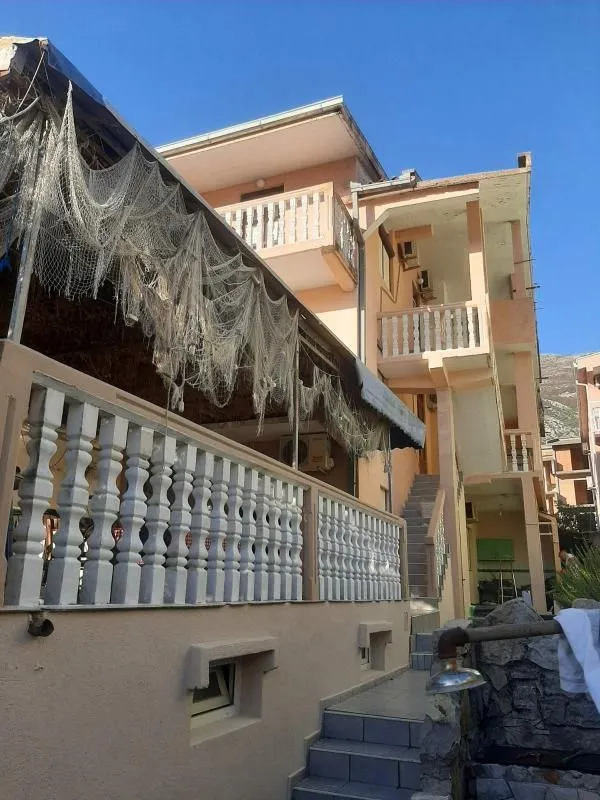 Sale, house, 210m², Sutomore, Bar