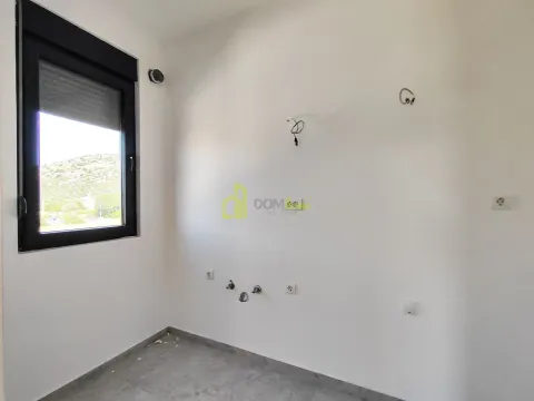 Rent, two bedroom apartment, 64m², Tološi, Podgorica - image 2