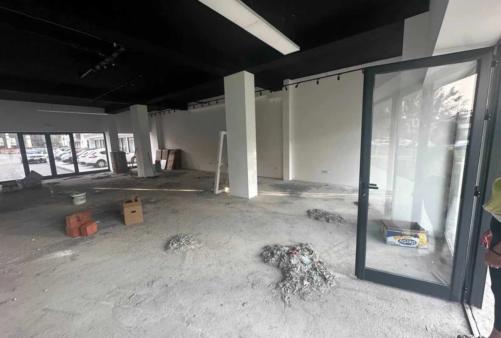 Izdavanje, poslovni prostor, 117m², Zabjelo, Podgorica