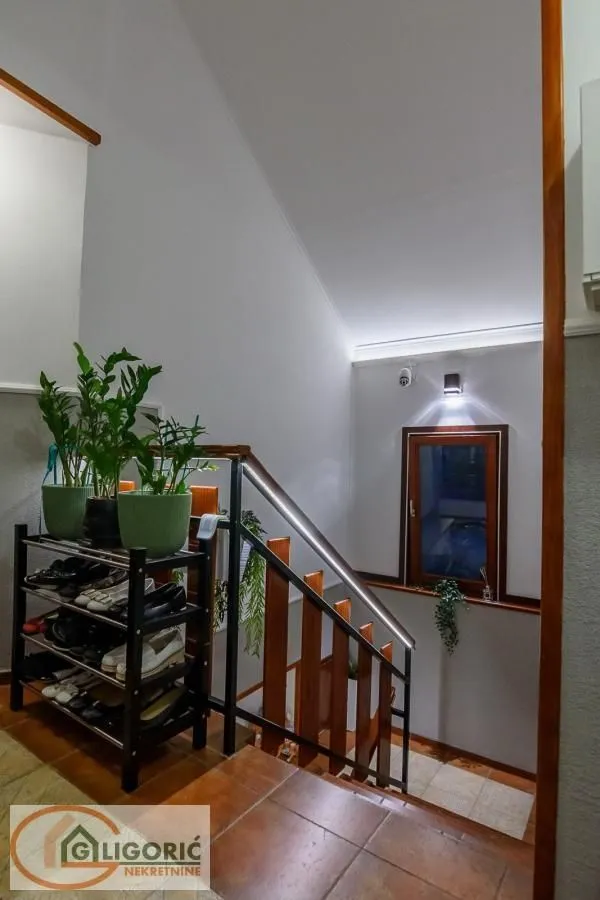 Prodaja, četvorosoban stan, 131m², Gundulićev Venac, Beograd