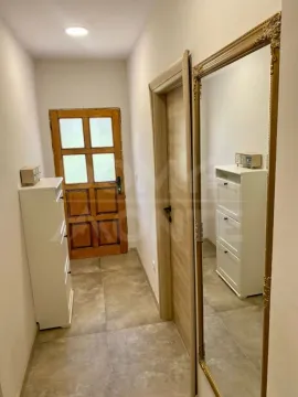 Izdavanje, dvosoban stan, 52m², Marići, Tivat - image 9