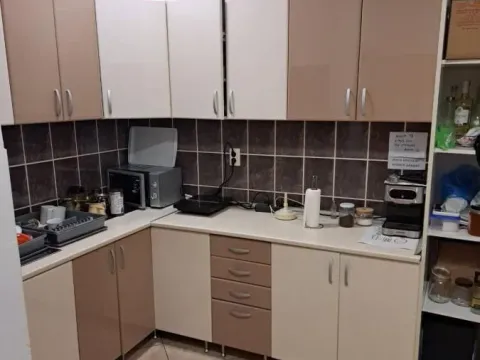 Izdavanje, poslovni prostor, 330m², Socijalno, Novi Sad Sve Podlokacije - image 13