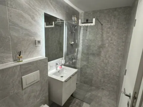 Izdavanje, dvosoban stan, 66m², Stari Aerodrom, Podgorica - image 12