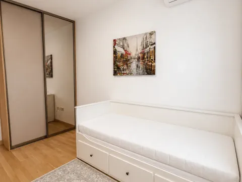 Rent, two bedroom apartment, 71m², City Kvart, Podgorica - image 11
