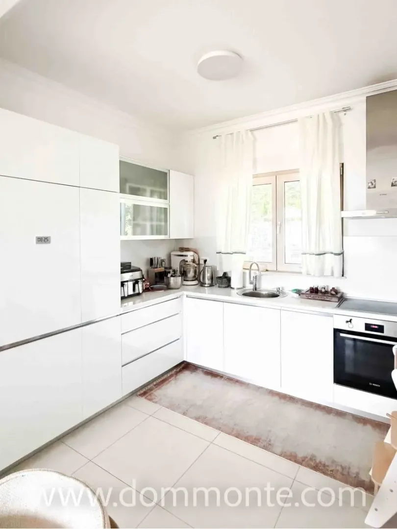 Rent, two bedroom apartment, 100m², Gornja Lastva, Tivat