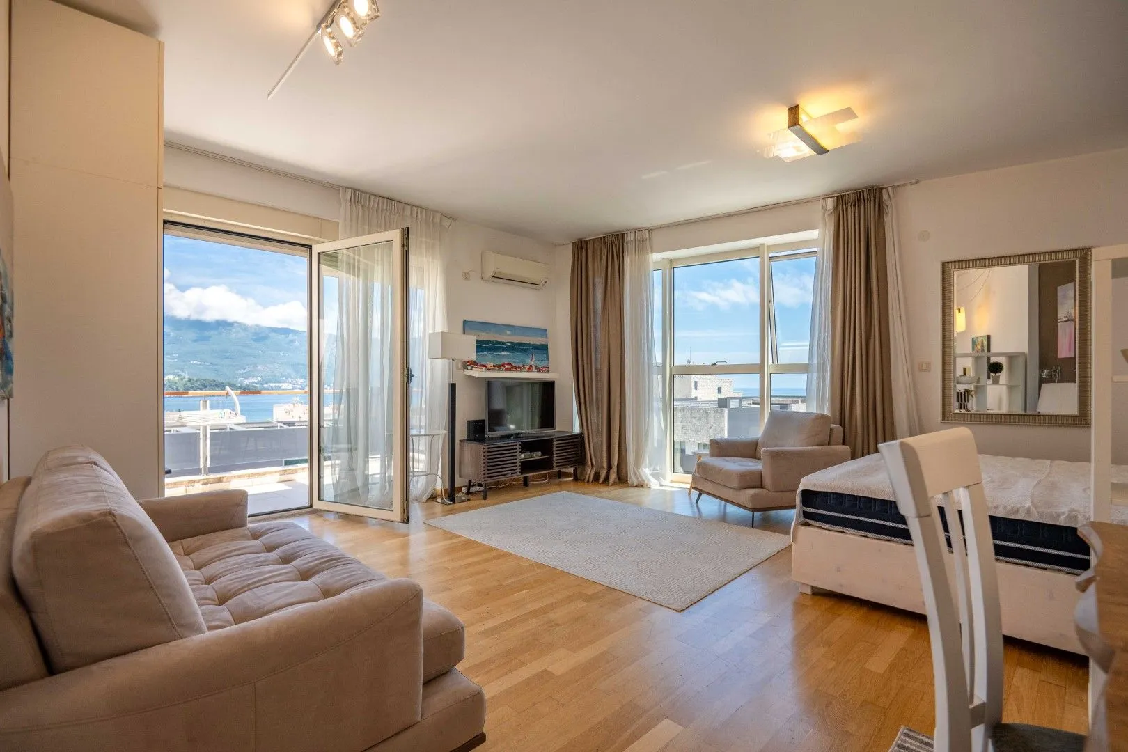 Sale, two bedroom apartment, 75m², Gospoština, Budva