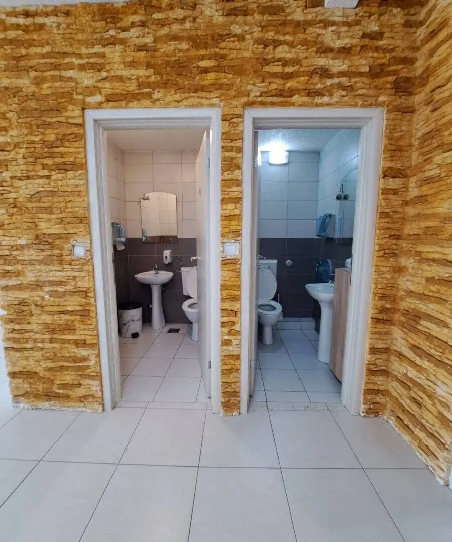 Rent, office space, 162m², Krivi Most, Podgorica