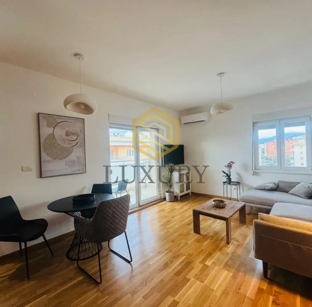 Izdavanje, jednosoban stan, 53m², City Kvart, Podgorica