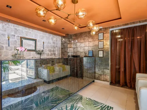 Rent, house, 2117m², Kotor, Crna Gora - image 18