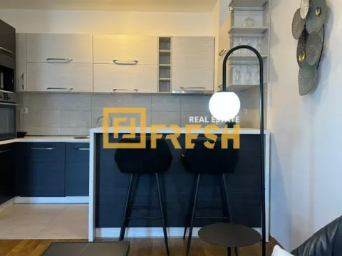 Izdavanje, dvosoban stan, 64m², City Kvart, Podgorica - image 12