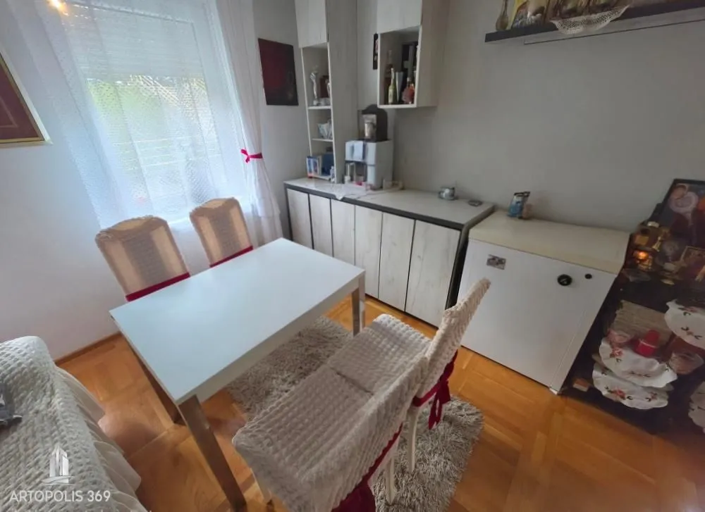 Prodaja, jednosoban stan, 34m², Kneževac, Beograd