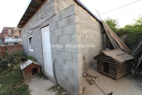 Spoljašnji izgled pomoćnog objekta sa dvorištem. - image 15