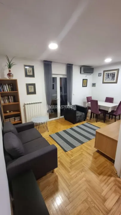 Sale, three bedroom apartment, 40m², Kalenić Pijaca, Vračar Sve Podlokacije
