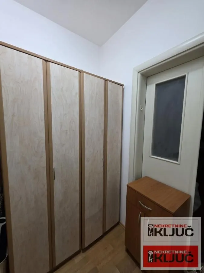 Izdavanje, garsonjera, 25m², Bulevar Oslobodjenja, Novi Sad Sve Podlokacije