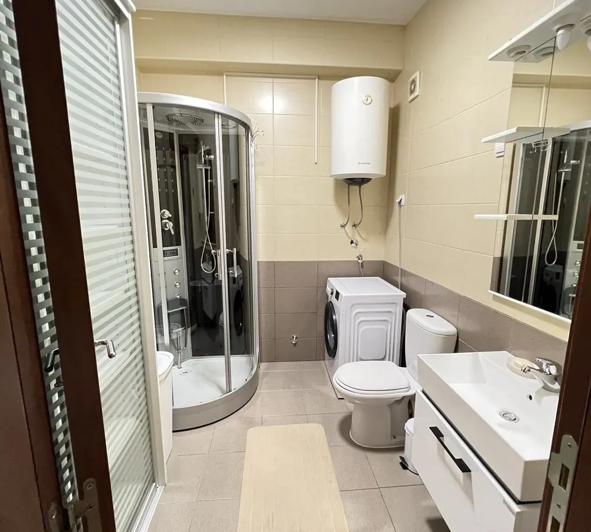 Izdavanje, jednosoban stan, 71m², Stari Aerodrom, Podgorica