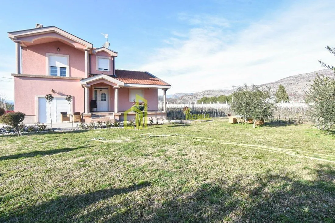 Izdavanje, kuća, 160m², Tuzi, Podgorica