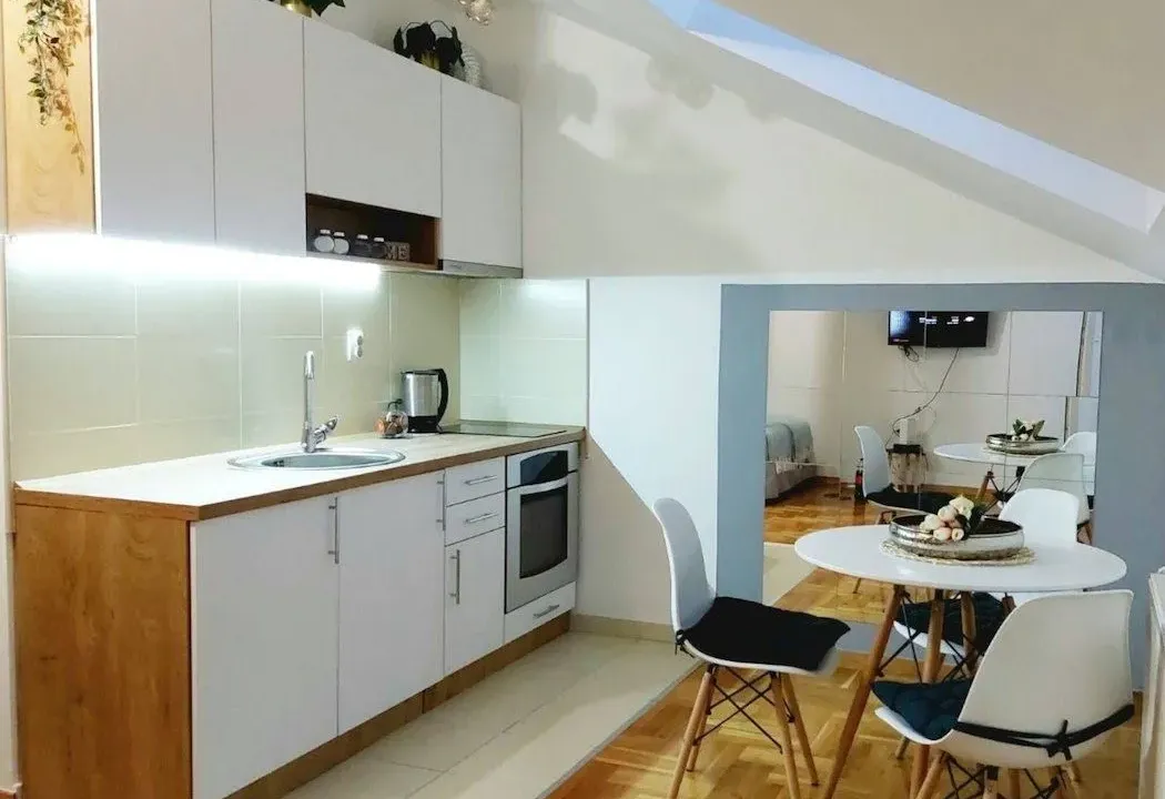 Izdavanje, jednosoban stan, 29m², Podbara, Novi Sad Sve Podlokacije