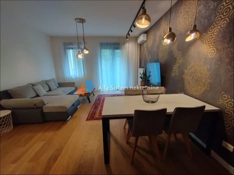 Izdavanje, trosoban stan, 88m², Trošarina, Voždovac Sve Podlokacije