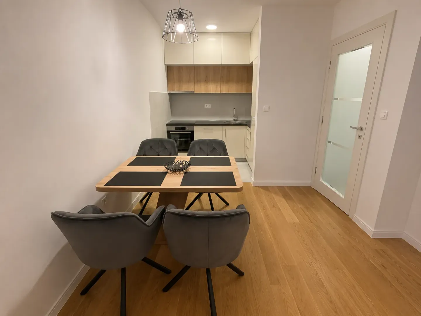 Prodaja, jednosoban stan, 46m², Central Point, Podgorica