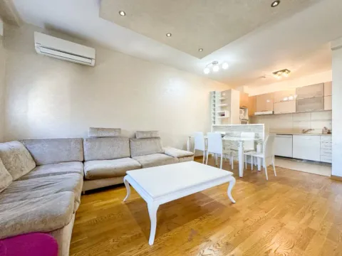 Izdavanje, dvosoban stan, 64m², City Kvart, Podgorica - image 8