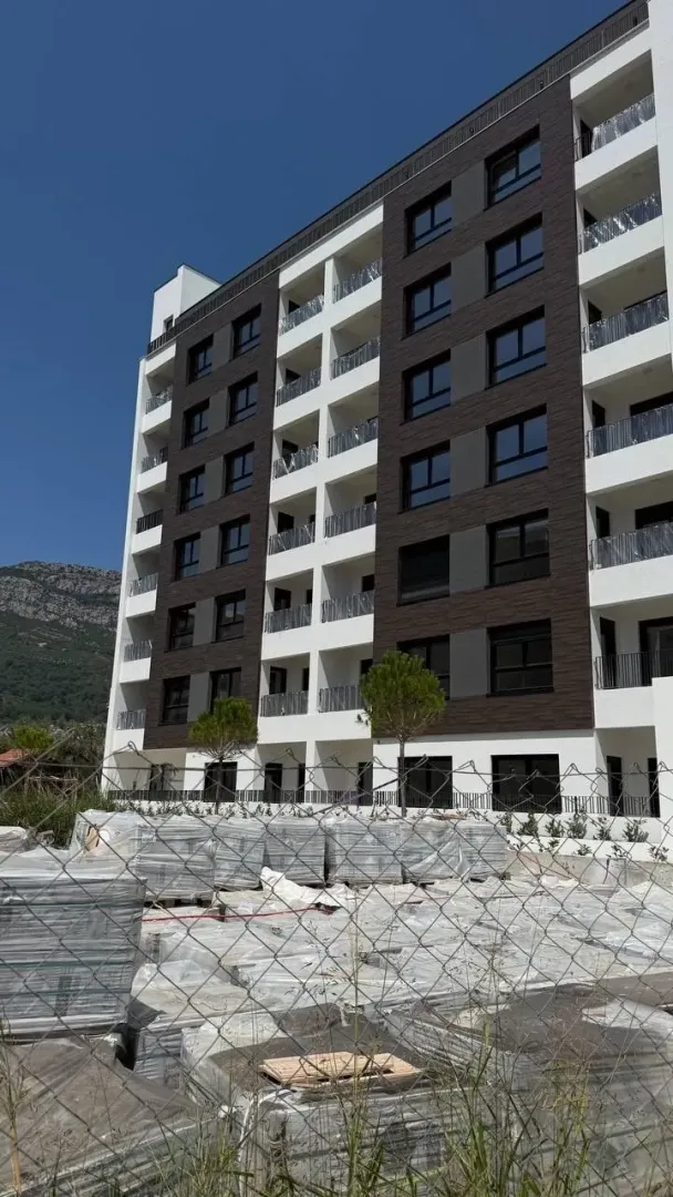 Prodaja, jednosoban stan, 48m², Centar, Bar