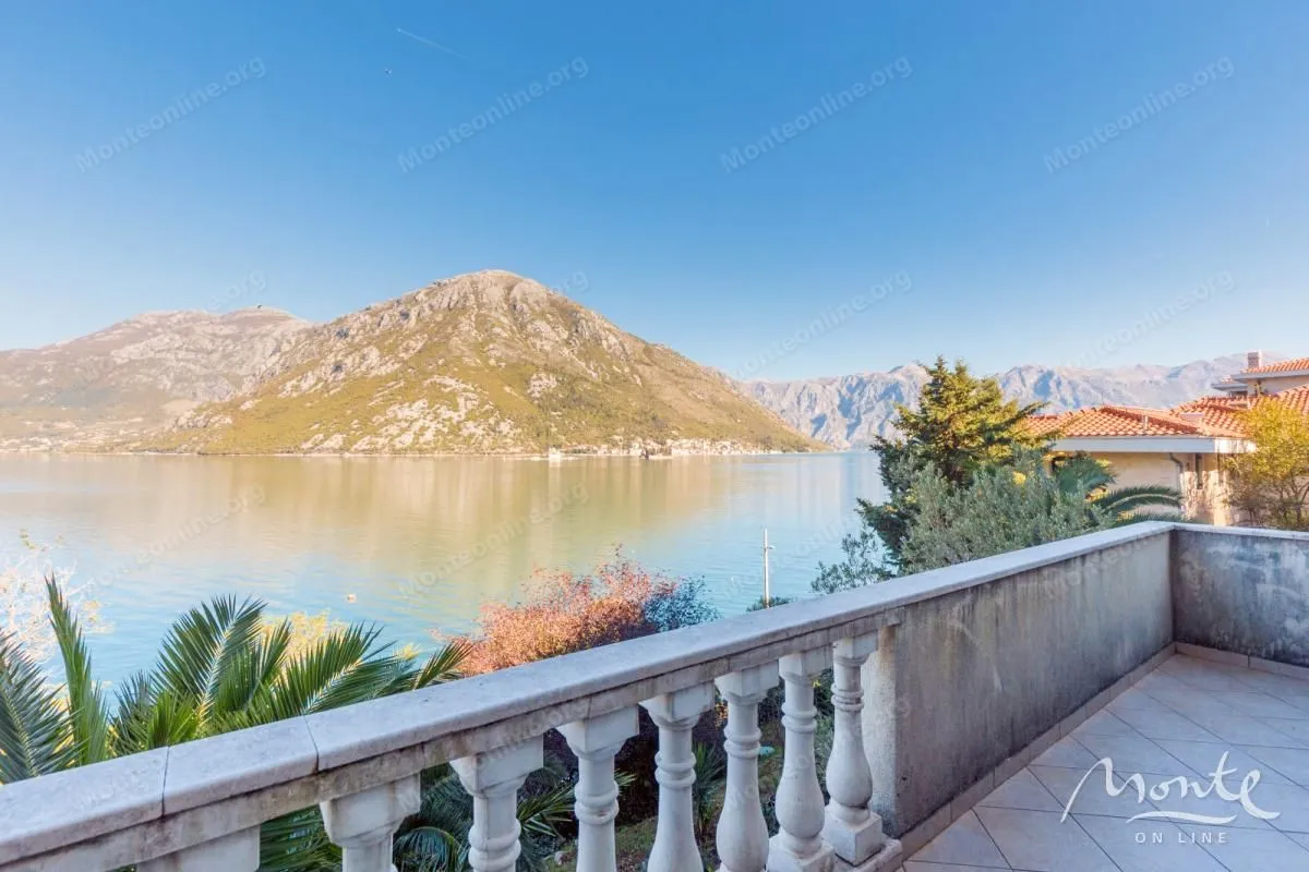 Sale, two bedroom apartment, 84m², Kostanjica, Kotor