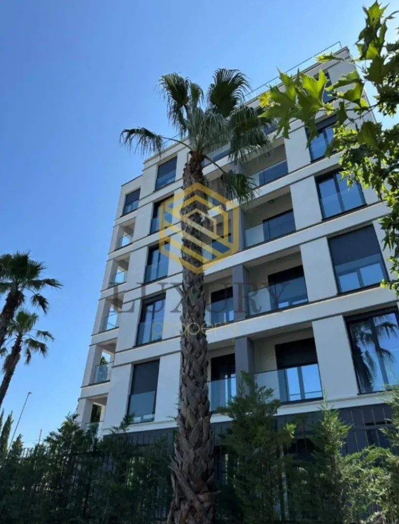 Izdavanje, trosoban stan, 111m², Zagorič, Podgorica