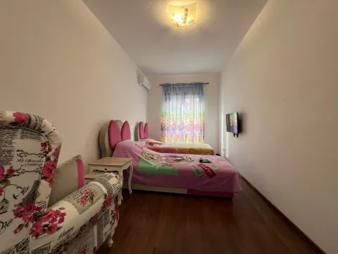 Izdavanje, trosoban stan, 93m², Master Kvart, Podgorica - image 9