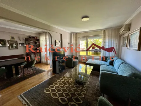 Rent, three bedroom apartment, 93m², Stari Grad, Beograd