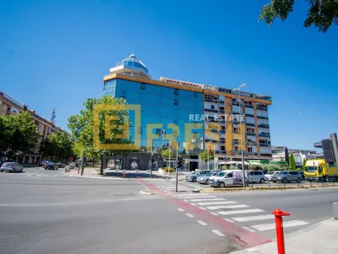 Prodaja, poslovni prostor, 140m², Preko Morače, Podgorica - image 2