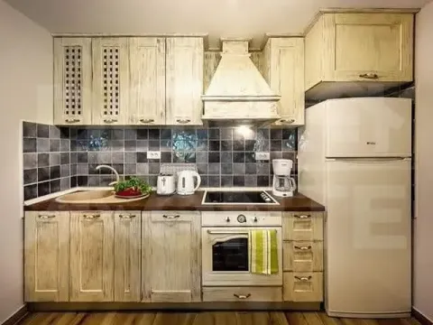 Rent, one bedroom apartment, 50m², Dobrota, Kotor - image 6