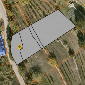 Katastarski prikaz parcele sa označenim granicama na satelitskom snimku. - image 4