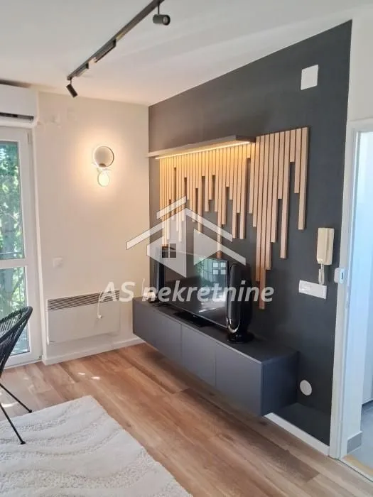 Izdavanje, dvosoban stan, 54m², Kalenić Pijaca, Vračar Sve Podlokacije