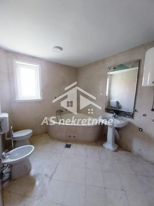Rent, house, 260m², Neimar, Vračar Sve Podlokacije