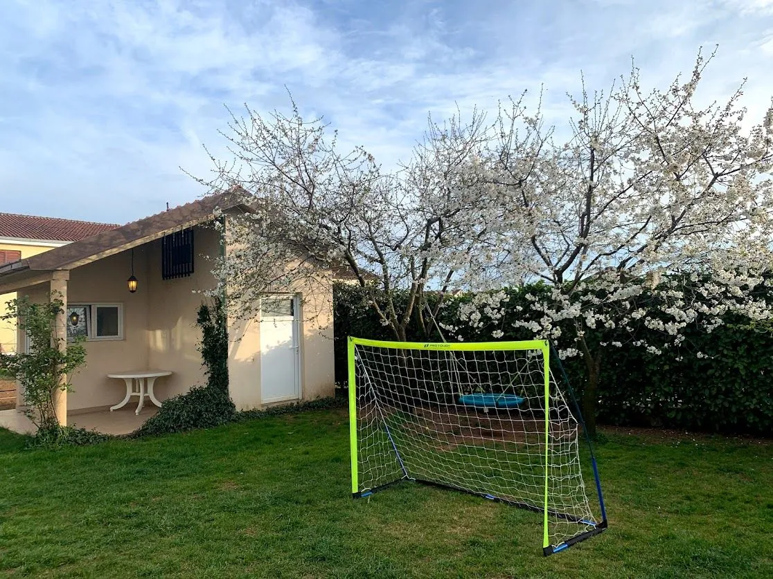 Izdavanje, kuća, 240m², Donja Gorica, Podgorica