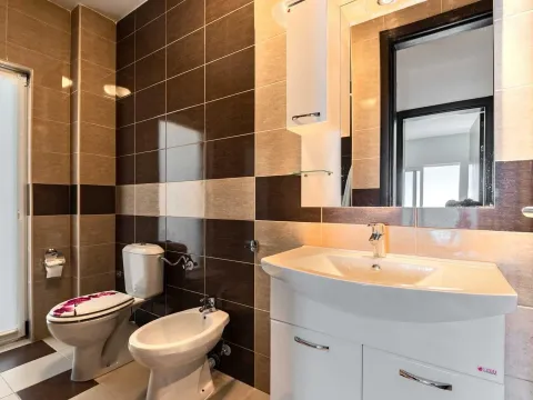 Prodaja, kuća, 380m², Krimovica, Kotor - image 16