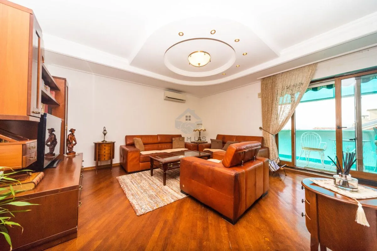 Prodaja, trosoban stan, 126m², Stari Aerodrom, Podgorica