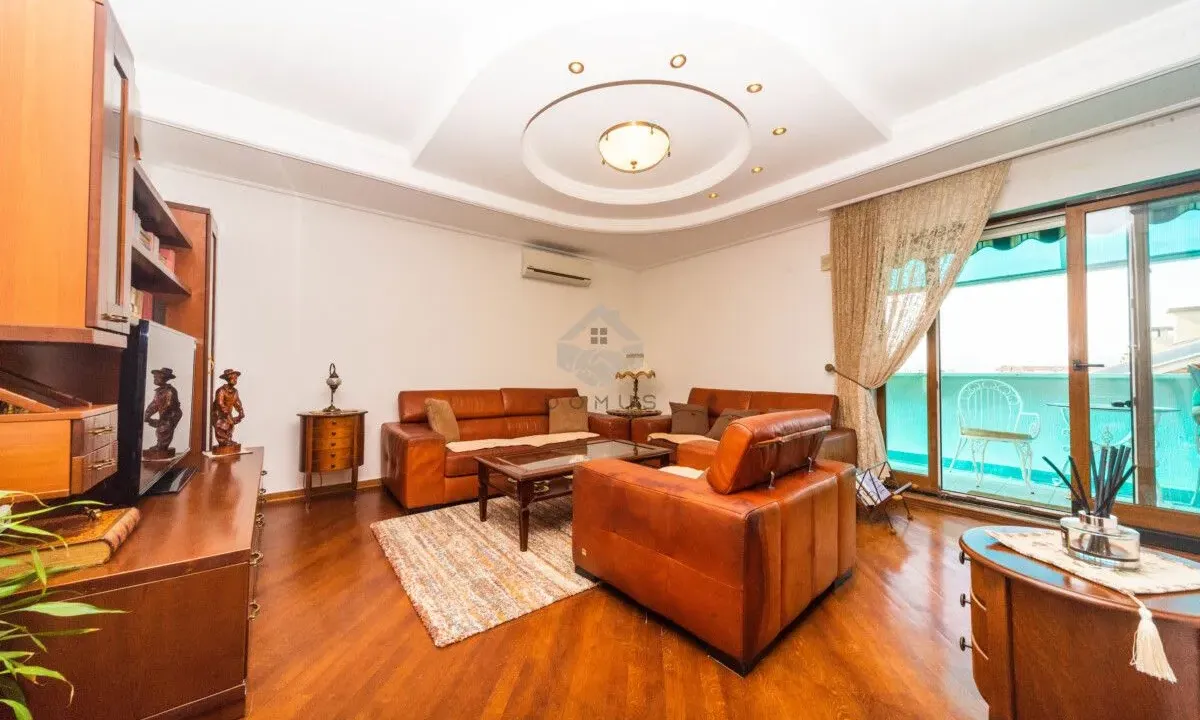 Prodaja, trosoban stan, 126m², Stari Aerodrom, Podgorica