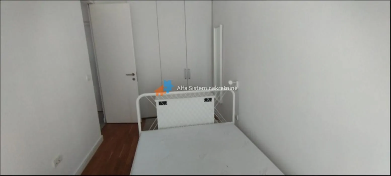 Izdavanje, dvosoban stan, 42m², Vračar Sve Podlokacije, Beograd