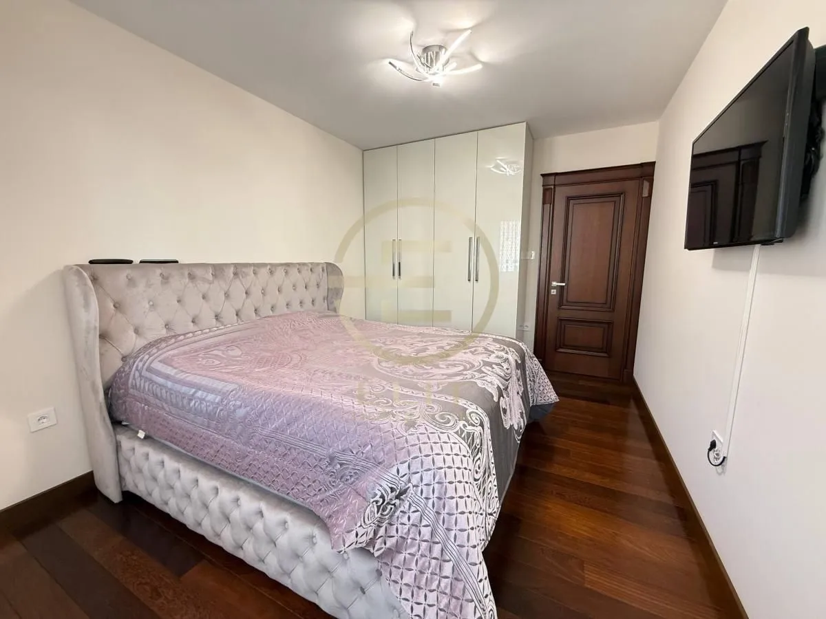 Izdavanje, stan, 116m², Socijalno, Novi Sad Sve Podlokacije