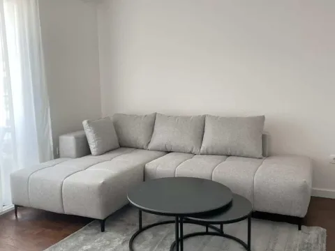 Rent, one bedroom apartment, 40m², City Kvart, Podgorica - image 1