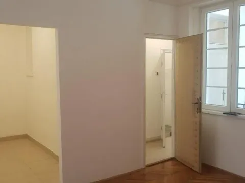 Izdavanje, poslovni prostor, 67m², Savski Venac, Beograd - image 2
